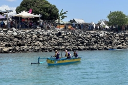 Le trafic des barges perturbé ce week-end à cause de la course de pirogues de Mamoudzou