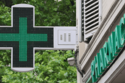"Je ne vois pas quelle autre ville est aussi gâtée", la limite maximale de pharmacie atteinte à Mamoudzou