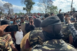 Crise politique et sociale à Madagascar : des milliers de manifestants bloqués et dispersés par les bombes lacrymogènes à Antananarivo