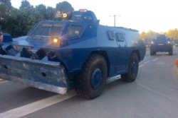 Le conducteur d'un pick-up blessé après avoir percuté un véhicule blindé de la gendarmerie stationné en bord de route à Tontouta