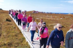 “Le cancer, ça ne s'attrape pas, ça se soigne” : Octobre rose, un mois pour briser des a priori