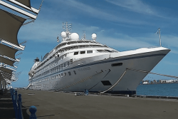 Le Star Breeze victime d’une panne moteur en pleine passe à Raiatea