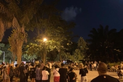 Plus d'une centaine de personnes rassemblées devant le collège Auguste Dédé à l'appel de l'UTG