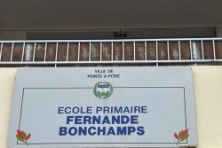 Colle dans les serrures, huile de vidange déversée... Le site scolaire Raymonde Bambuck à Pointe-à-Pitre vandalisé