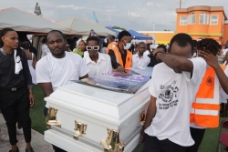 Haïti : Le quartier de Cité Soleil pleure les victimes d'une attaque de drone dans un bidonville contrôlé par des gangs