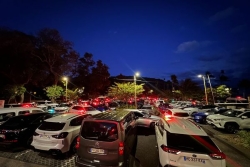 Grève des taxis : 300 chauffeurs stationnés sur les parkings de la Préfecture, circulation ralentie sur 20 km à l'entrée Ouest de Saint-Denis