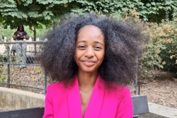 Laurenne, enfant mannequin, rêve d'une carrière de Miss France