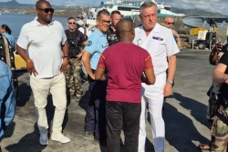 Grève des barges : à bord de l'amphidrome Chatouilleuse, le préfet François-Xavier Bieuville interpellé par les usagers 