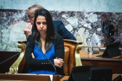 "Une femme de conviction et de caractère" : premières réactions calédoniennes à la nomination de Naïma Moutchou, la ministre des Outre-mer