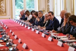 Unité gouvernementale : Sébastien Lecornu fixe le cap dès la première réunion. Naïma Moutchou entre en scène pour les Outre-mer. 