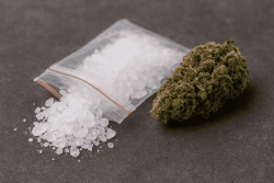 Saisie, consommation, composition : Tout savoir sur l'ice et le cannabis
