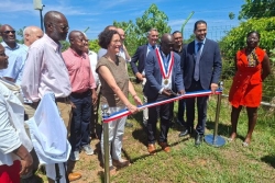 Transition énergétique : un an après sa mise en marche, la nouvelle centrale solaire de Maripasoula inaugurée