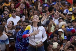 Venezuela: "avec ou sans négociation", Maduro "quittera le pouvoir", promet la prix Nobel Machado