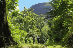 Les plus beaux treks : une série d’aventures à pied au cœur des Outre-mer