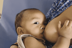 Allaitement : pour bien nourrir bébé mais aussi prévenir le cancer du sein chez maman