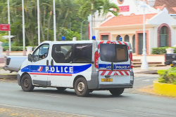 « Il a ralenti, puis foncé » : un policier blessé lors d’un contrôle à Papeete, le suspect interpellé à Paea