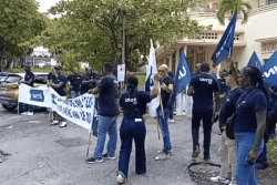 Défilé du syndicat de police Un1té 971 à Basse-Terre pour alerter sur la montée de la violence