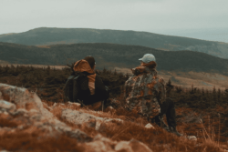 Un documentaire produit par Yann Arthus Bertrand explore la beauté sauvage de l’automne à Saint-Pierre et Miquelon