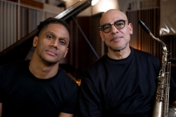 Grégory Privat et Jacques Schwarz Bart en concert en Guyane : un duo jazz, deux générations et le chiffre 22