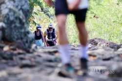 VIDEO. "On peut pas lâcher maintenant" : dans les sentiers, la résilience des coureurs de la Diagonale des Fous après plus de 40h d'effort