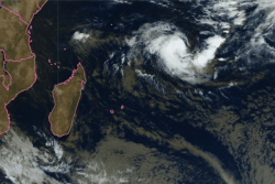 La tempête tropicale Chenge se situe à 2 125 km au Nord-Est de La Réunion