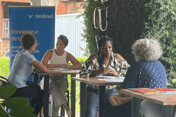 "On nous met de côté"...Un job dating pour donner une seconde chance professionnelle aux plus de 50 ans