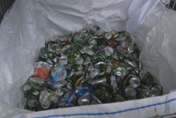 VIDÉO. Une opération qui mêle recyclage et solidarité en Nouvelle-Calédonie