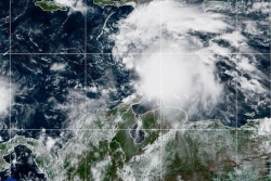 Après avoir traversé les Antilles, l'onde tropicale n°34 devient tempête Melissa et se dirige vers Haïti