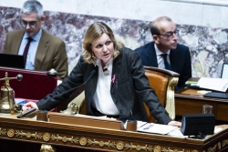 Nouvelle-Calédonie : Yaël Braun-Pivet dénonce une "pure obstruction" de LFI sur la loi reportant les élections provinciales