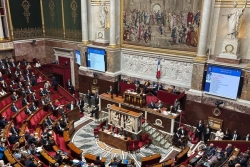 Avenir de la Nouvelle-Calédonie : le camp présidentiel saborde le texte sur le report des élections provinciales pour espérer le faire passer