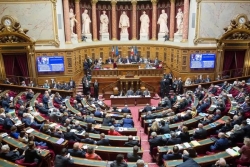 Le Sénat s'attaque au projet de loi contre la "vie chère" et craint un rendez-vous manqué