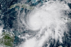 L'œil de l'ouragan Melissa quitte la Jamaïque et se dirige vers Cuba