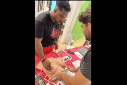 Octobre Rose : la palpation des seins pour prévenir le cancer, c'est aussi une affaire d'hommes