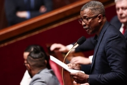 Boire une eau contaminée "sans le savoir et sans alternative" :  le député Jean-Victor Castor alerte sur les "poisons" qui contaminent l'eau en Guyane