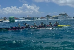 CLASSEMENT PROVISOIRE. Hawaiki Nui Va’a 2025 : OPT frappe fort et fait tomber le record de la première étape !