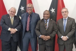 "Travailler sur des pistes concrètes de coopération avec la Papouasie-Nouvelle-Guinée", c'est le souhait d'Alcide Ponga, de retour de Port Moresby