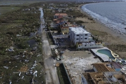 Après le passage de l'Ouragan Melissa en Jamaïque, la valse des avions et des hélicoptères chargés d'aide humanitaire pour les sinistrés