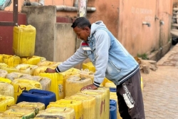REPORTAGE. Madagascar : "C'est de l'or, une denrée rare!", le quotidien sans eau des habitants de la capitale