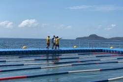 À Bandrélé, le nouveau bassin flottant de Musical Plage accueille ses premiers nageurs