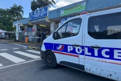 Un homme décède un mois après avoir reçu un coup de pioche à la tête lors d'un différend de voisinage