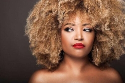 Catchoupinha, ambassadrice de marques et mannequin curvy, défie les préjugés