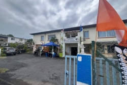 La situation se tend devant l'hôtel de ville de Pamandzi, le maire demande aux manifestants de "quitter les lieux"