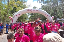 20 000 coureurs de rose vêtus dans la forêt de l'Étang-Salé pour la 18ème édition d'Odysséa