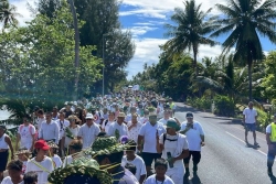 A Moorea, 500 personnes marchent pour dire non à l'ice et oui à la vie