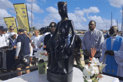 Transat Café L'Or 2025 : "Je sais qu'elle fait des miracles"...La Vierge noire de Rocamadour est arrivée en Martinique, portée par la foi et l’émotion