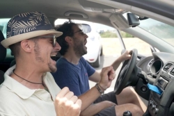 “C’est un peu fou de jouer dans des voitures”, "The Big car show" met le cinéma en pièce(s)