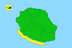 La Réunion : la vigilance jaune, vagues-submersion, est prolongée depuis 6h