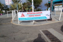 Episode de forte houle, Saint-Paul interdit la baignade et les activités nautiques