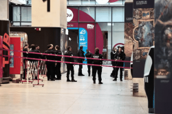 La police tire sur un homme armé d'un couteau à la gare Montparnasse à Paris