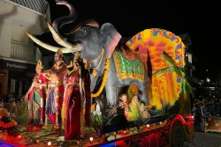 Le défilé des chars, point d’orgue du Dipavali à Saint-André, a attiré des milliers de spectateurs